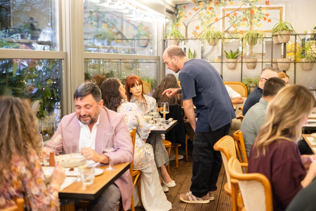„За мен това е Гърция“ – шеф Лефтерис Цукас за пътуванията, вкуса и Michelin звездите