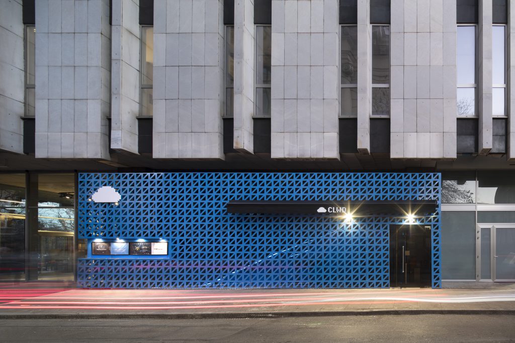 За безсънните нощи, гадното кафе и другарчетата по чашка и химикал